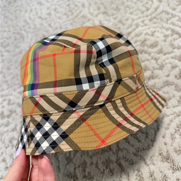 Burberry Tan Plaid Bucket Hat - Picture 3 of 6